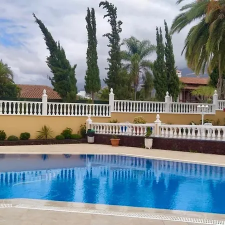 Cocohomes Ikarus Con Jardín *