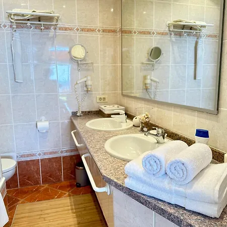 Cocohomes Ikarus Con Jardin